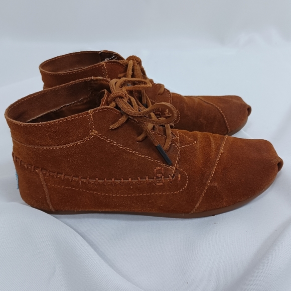 Toms Shoes - Toms Suede Moccasins Boots in Brown